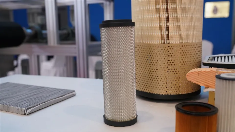 Variklio oro filtras P185069 P527682 RS3518 AF25139M C341300 sunkiasvoriams sunkvežimiams