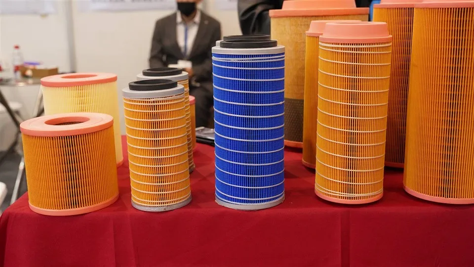 Naujos variklio dalys Aukštos kokybės sidabro spalvos alyvos filtras